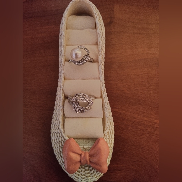 Ceramic shoe shape ring holder - Picture 3 of 6